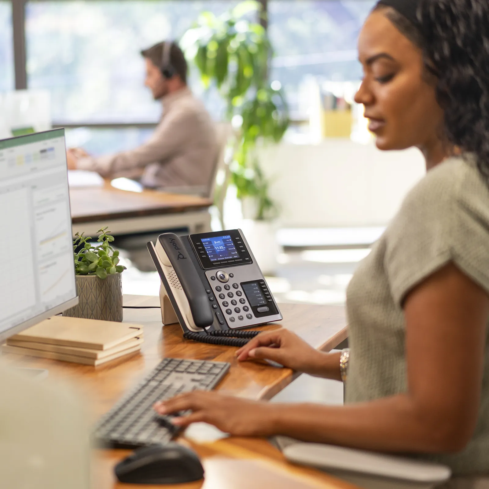 HP Poly Edge E450 and PoE-enabled IP phone