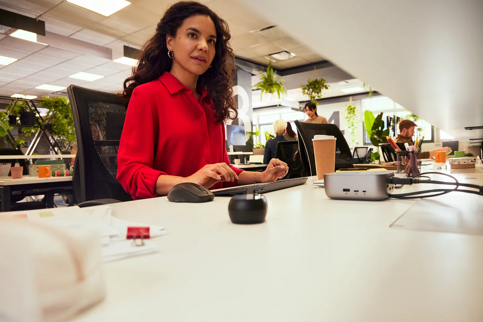 HP 725 Multi-Device Rechargeable Wireless Keyboard and Mouse Combo, in use