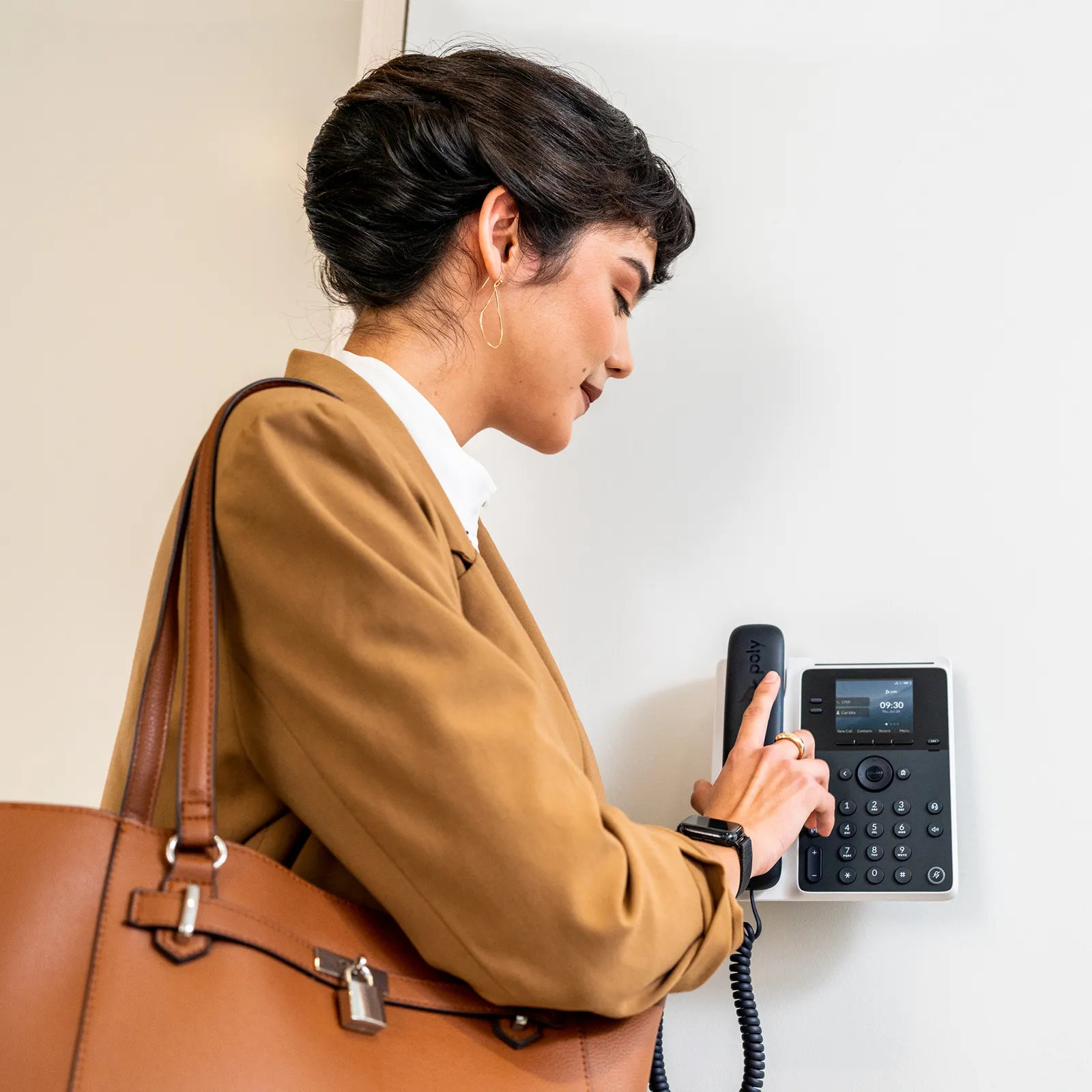 HP Poly Edge E100 and PoE-enabled IP phone